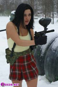 порно фотосессия Голые девчёнки захотели поиграть в войну mr307002.jpg