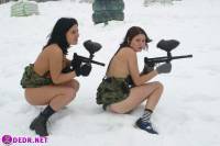 Голые девчёнки захотели поиграть в войну mr307033.jpg скачать
