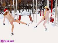 порно фотосессия Голые девчёнки на спорт площадке tl282060.jpg