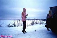 порно фотосессия Обсалютно голые русские девушку в зимнем лесу 0049117.jpg