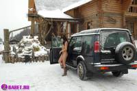 порно фотосессия Русская целка в загородном домике фото-102.йпг