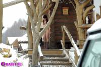 порно фотосессия Русская целка в загородном домике фото-14.йпг