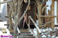 порно фотосессия Русская целка в загородном домике фото-6.йпг