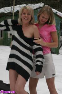 порно фотосессия Русские пиздоси разделися зимой фото-6.йпг