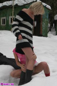 порно фотосессия Русские пиздоси разделися зимой фото-8.йпг