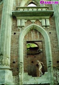 порно фотосессия Две голые писюхи ходят в парке фото-107.йпг