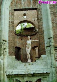 порно фотосессия Две голые писюхи ходят в парке фото-108.йпг