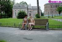 порно фотосессия Две голые писюхи ходят в парке фото-10.йпг