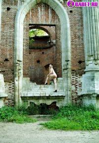 порно фотосессия Две голые писюхи ходят в парке фото-113.йпг