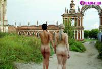 порно фотосессия Две голые писюхи ходят в парке фото-157.йпг