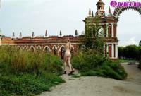 порно фотосессия Две голые писюхи ходят в парке фото-166.йпг