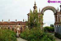 порно фотосессия Две голые писюхи ходят в парке фото-168.йпг