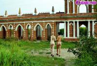 порно фотосессия Две голые писюхи ходят в парке фото-173.йпг