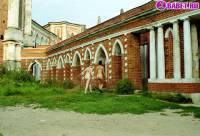 порно фотосессия Две голые писюхи ходят в парке фото-175.йпг