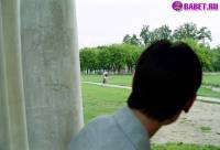 порно фотосессия Две голые писюхи ходят в парке фото-1.йпг