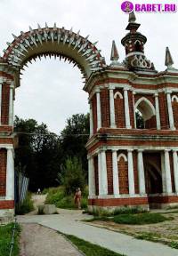 порно фотосессия Две голые писюхи ходят в парке фото-75.йпг