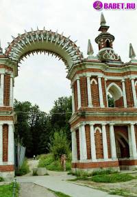 порно фотосессия Две голые писюхи ходят в парке фото-76.йпг