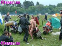 порно фотосессия Нудистский отдых на байкер шоу фото-55.йпг