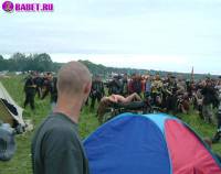 порно фотосессия Тёлка села голою пиздой на мотоцикл biker477033.jpg