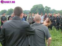 порно фотосессия Тёлка села голою пиздой на мотоцикл biker477084.jpg