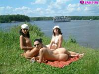 Три голых девушки красиво отдыхают 3549004.jpg скачать