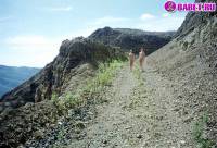 порно фотосессия Студентки ходят голенькими по горам laxa115005.jpg