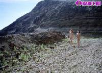 Студентки ходят голенькими по горам laxa115057.jpg скачать