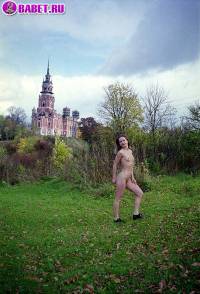 порно фотосессия Три голые нудистки где-то на корчах ges142022.jpg