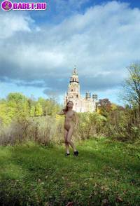 порно фотосессия Три голые нудистки где-то на корчах ges142027.jpg