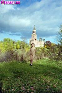 порно фотосессия Три голые нудистки где-то на корчах ges142028.jpg