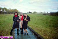 порно фотосессия Три голые пизды залезли на танк ges137001.jpg