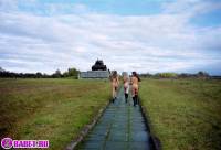 порно фотосессия Три голые пизды залезли на танк ges137011.jpg