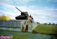 порно фотосессия Три голые пизды залезли на танк ges137023.jpg