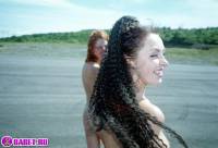 порно фотосессия Голые девчёнки рядом с памятником 11-фото.йпг