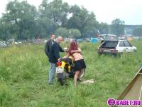 порно фотосессия Голая девчёнка решила похвастаться сиськами фото-7.йпг