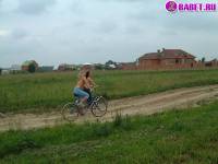 Голые девушки на велосипедах фото-33.йпг скачать