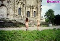 порно фотосессия Голые девчёнки возле церкви фото-120.йпг