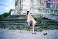 порно фотосессия Голые девчёнки возле церкви фото-126.йпг