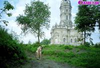 порно фотосессия Голые девчёнки возле церкви фото-39.йпг
