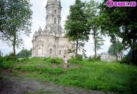 порно фотосессия Голые девчёнки возле церкви фото-47.йпг