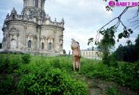 порно фотосессия Голые девчёнки возле церкви фото-57.йпг