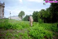 порно фотосессия Голые девчёнки возле церкви фото-60.йпг