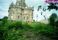 порно фотосессия Голые девчёнки возле церкви фото-80.йпг