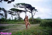порно фотосессия Голые девчёнки подальше от людей фото-25.йпг