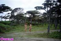 порно фотосессия Голые девчёнки подальше от людей фото-2.йпг