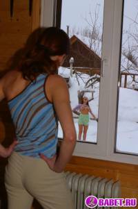 порно фотосессия Две голые москвички приехали на дачу inma278003.jpg