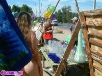 порно фотосессия Голый продавец на московской трассе 148679013.jpg