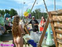 порно фотосессия Голый продавец на московской трассе 148679027.jpg