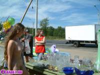 порно фотосессия Голый продавец на московской трассе 148679044.jpg