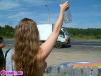 порно фотосессия Голый продавец на московской трассе 148679051.jpg